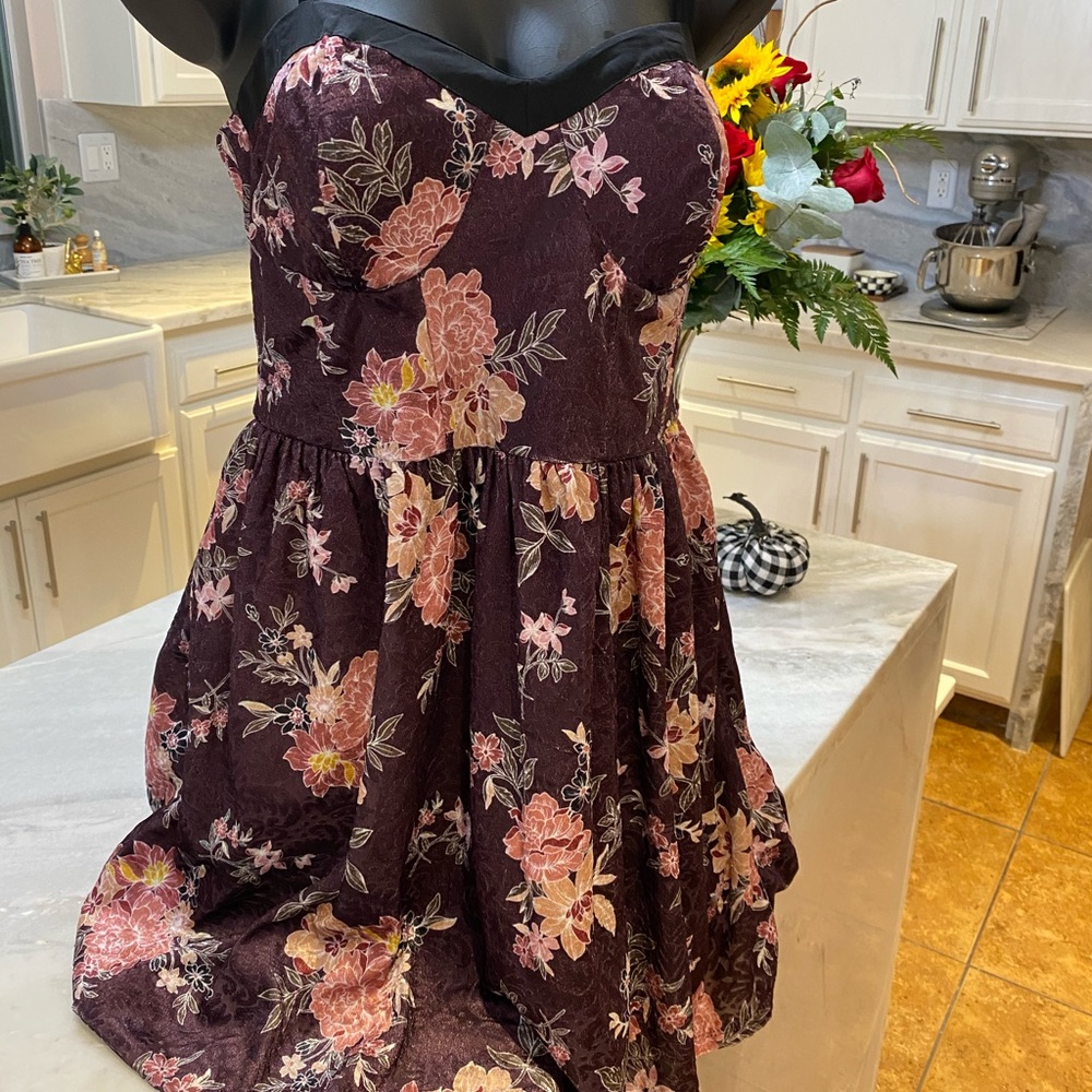 Cute stretchy velvet plum dress with floral print
